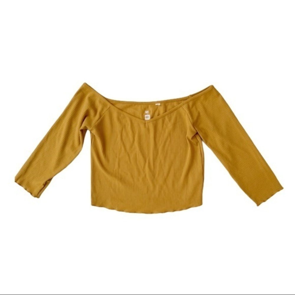 ME TO WE Off Shoulder Crop Top